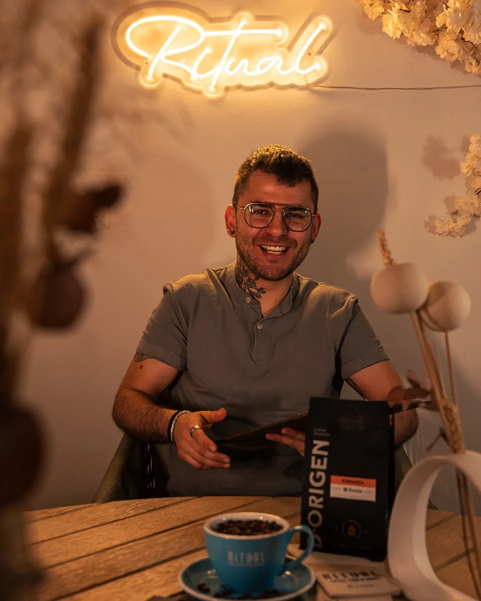 Un momento compartido con el equipo de Ritual alrededor del café